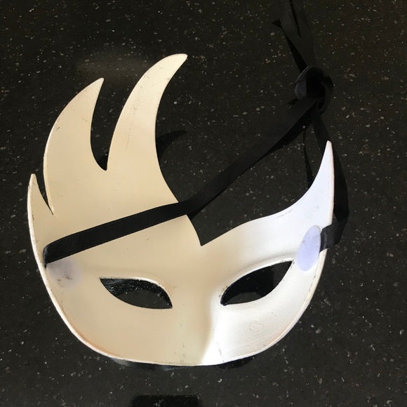 Authentic Masquerade Ball Masks - 2 masks - NWT - Picture 5 of 6